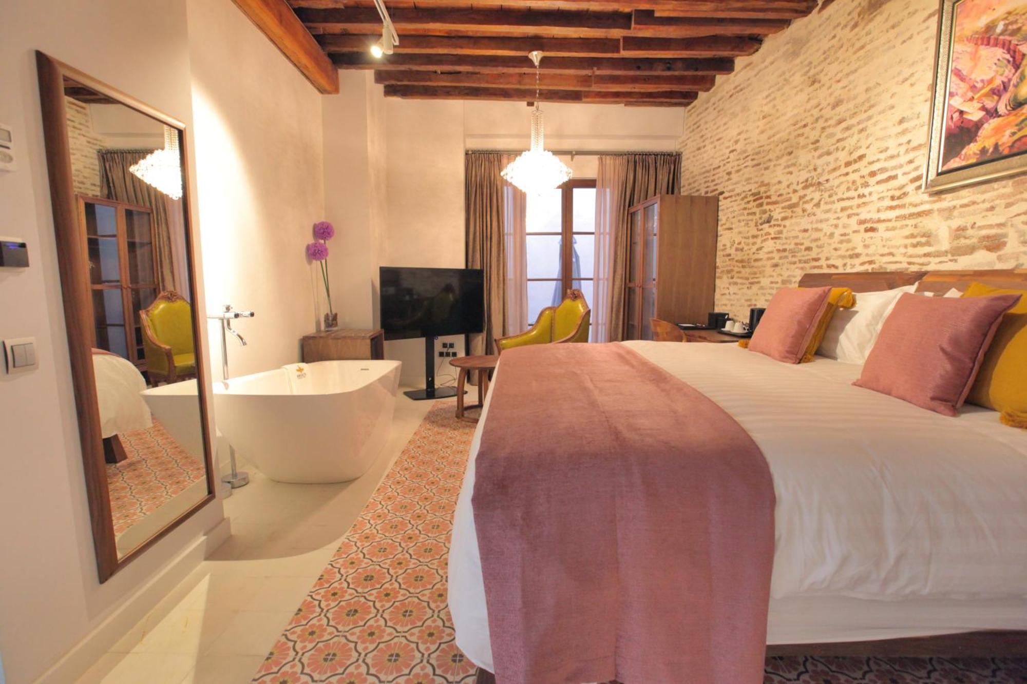 Anahita Boutique Hotel — Photos 1